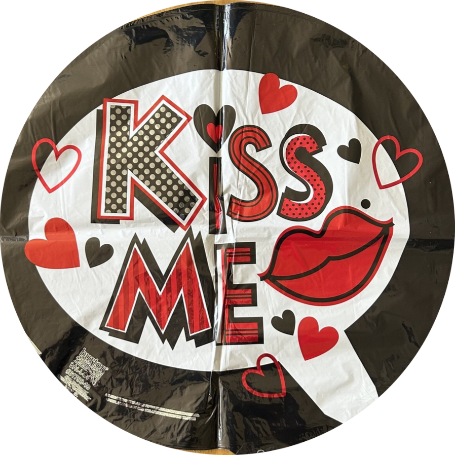 18" Kiss Me Lips